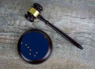 Federal Judge Resigns Amid Impeachment Referral: What Happened? news-09072024-175313