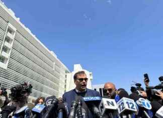 Prosecutors Oppose Juror Questionnaire in Santos Fraud Trial news-12082024-225747