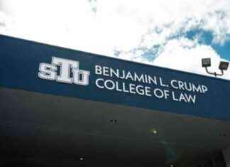 Legal Battle: Tenured Professor Sues St. Thomas College of Law for Wrongful Termination news-22082024-040830