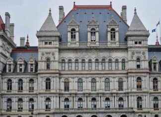 NY Government Seeks Appellate Court to Lift Injunction on Lawmakers’ Earnings Cap news-23092024-013701