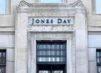 Jones Day’s Family-Leave Policy Discrimination Suit Allowed to Proceed to Trial news-27092024-171222