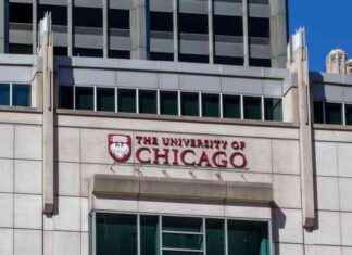 University of Chicago Faces Accusations of Student Eviction Over Gaza-Israel Protest university-of-chicago-faces-accusations-of-student-eviction-over-gaza-srael-protest