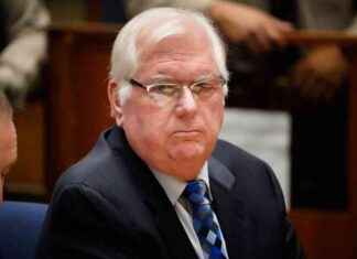 Judge texted bailiff and clerk he shot his wife, jurors told judge-texted-bailiff-and-clerk-he-shot-his-wife-jurors-told