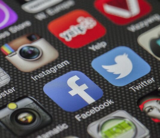 How to Grow a Facebook Page in 2025 Facebook marketing, social media growth, Facebook page strategy, online community building, digital marketing, audience engagement, content marketing, Facebook algorithm 2025, social media tips, Facebook ads, brand awareness, organic reach, social media optimization, digital branding, social media trends 2025